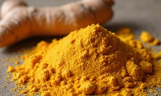 Close-up of Turmeric root and powder